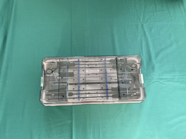 RU 8908-13 / Plastic Container for 12 Instruments 464x190x70 mm