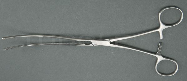 RU 6553-25 / Pinza Intestinal Kocher-Atrauma, Curva, Dentado De Bakey, 25 cm